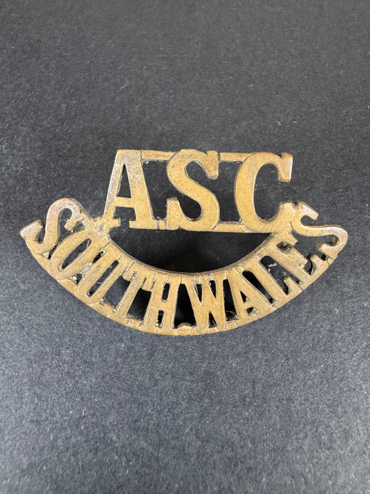 Photo 1 of WW1 British Army ASC SOUTH WALES Shoulder Title - collectible militaria item