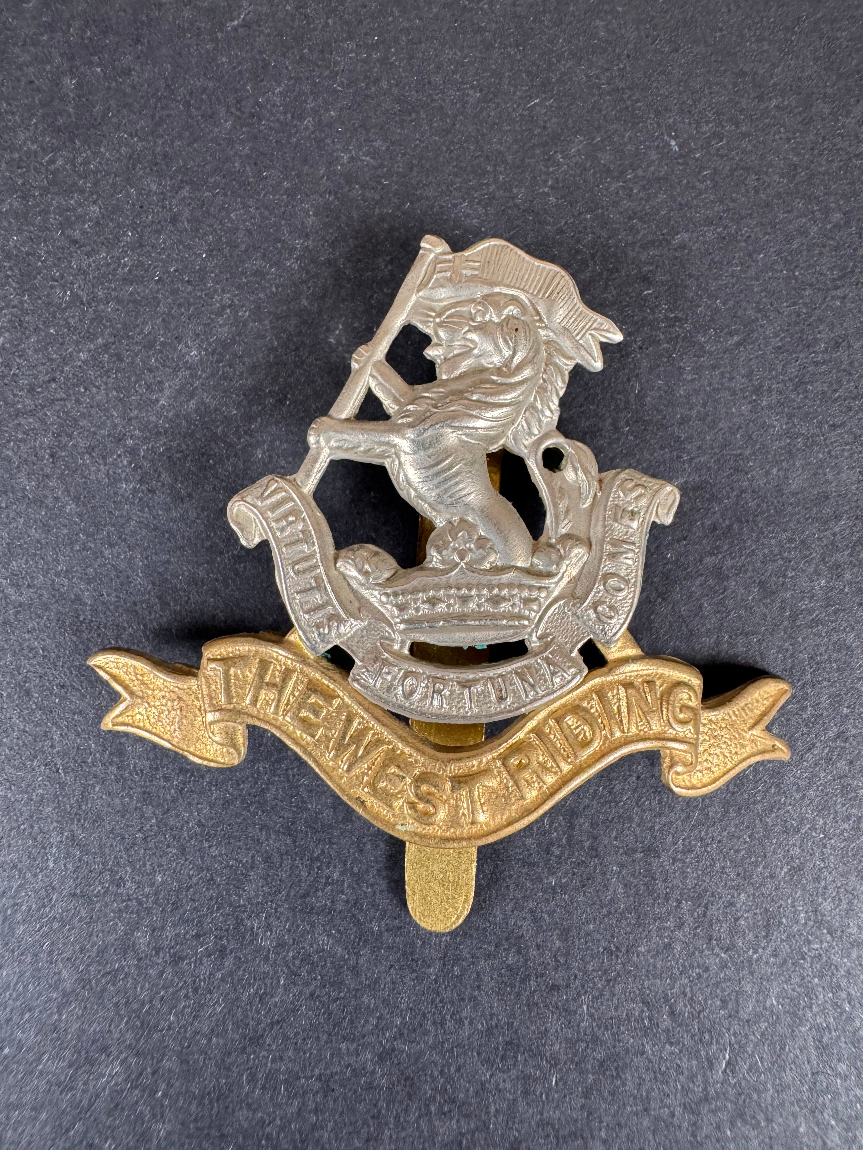 WW2 British Army West Riding Regiment Cap Badge – Medals-Militaria