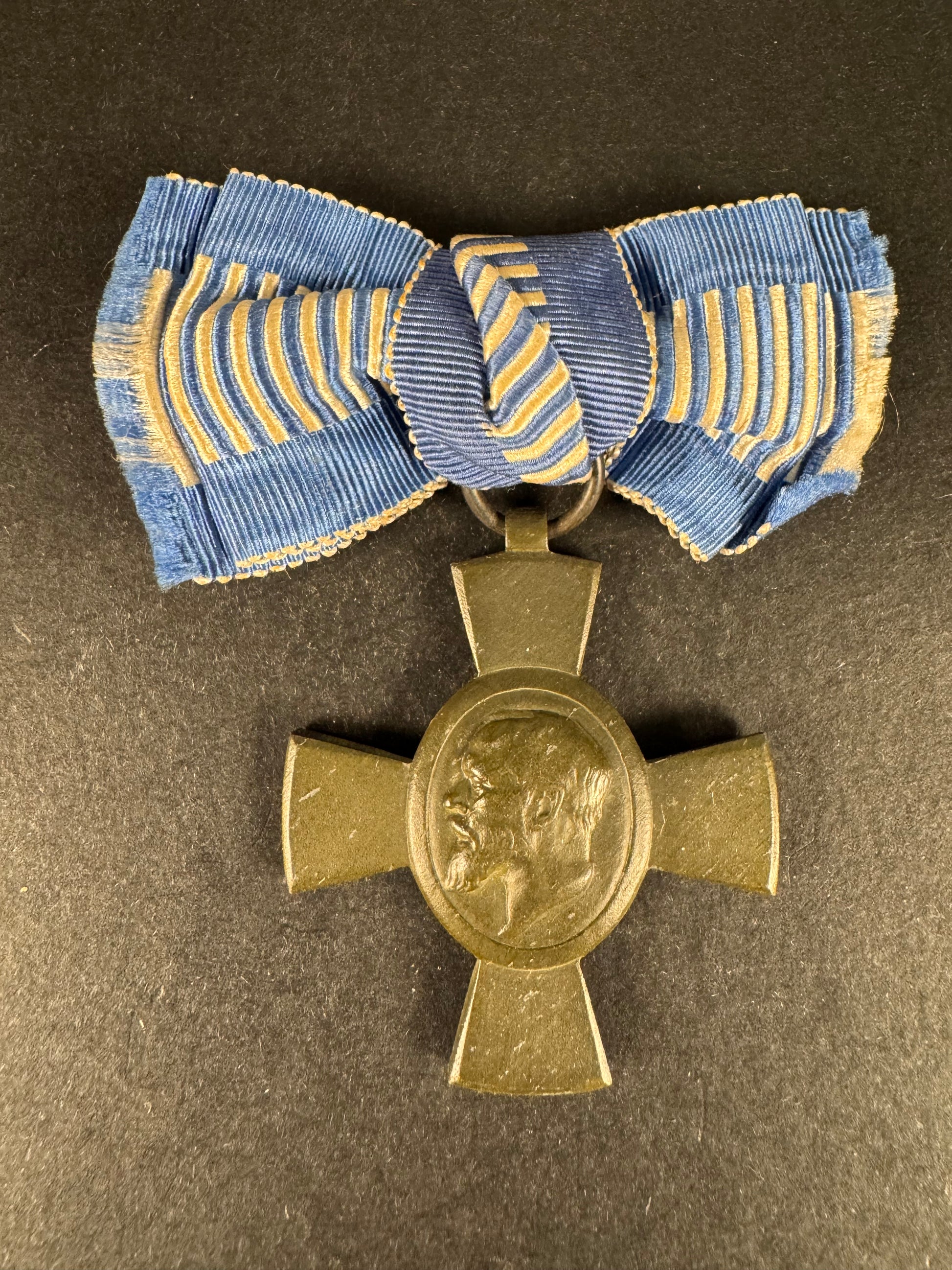Photo 1 of WW1 German Empire Bavarian King Ludwig III Cross for Women - collectible militaria item