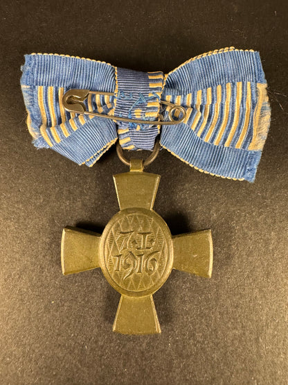 Photo 3 of WW1 German Empire Bavarian King Ludwig III Cross for Women - collectible militaria item