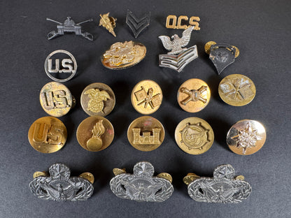 Photo 1 of WW2 Onwards Collection of United States Military Insignia - collectible militaria item