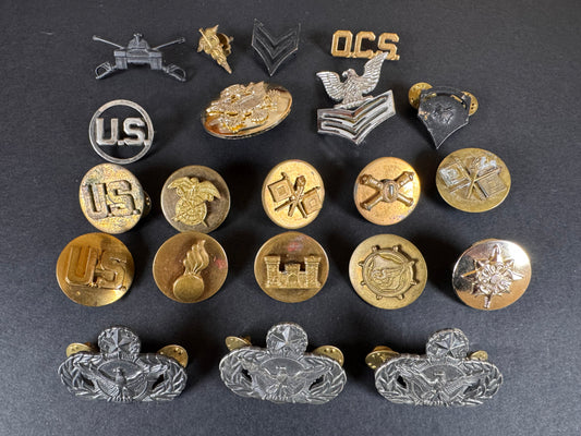 Photo 1 of WW2 Onwards Collection of United States Military Insignia - collectible militaria item
