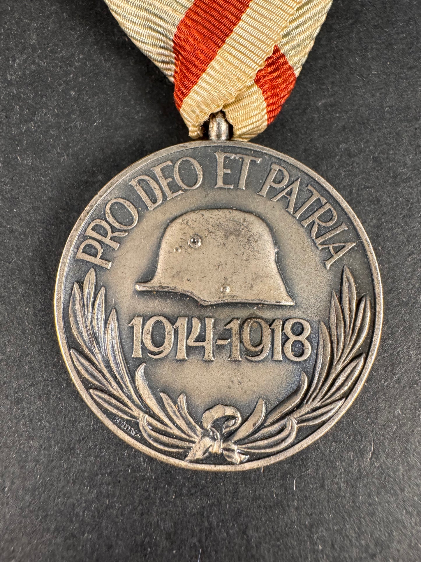 Photo 2 of WW1 Hungarian Commemorative Medal for Combatants - collectible militaria item