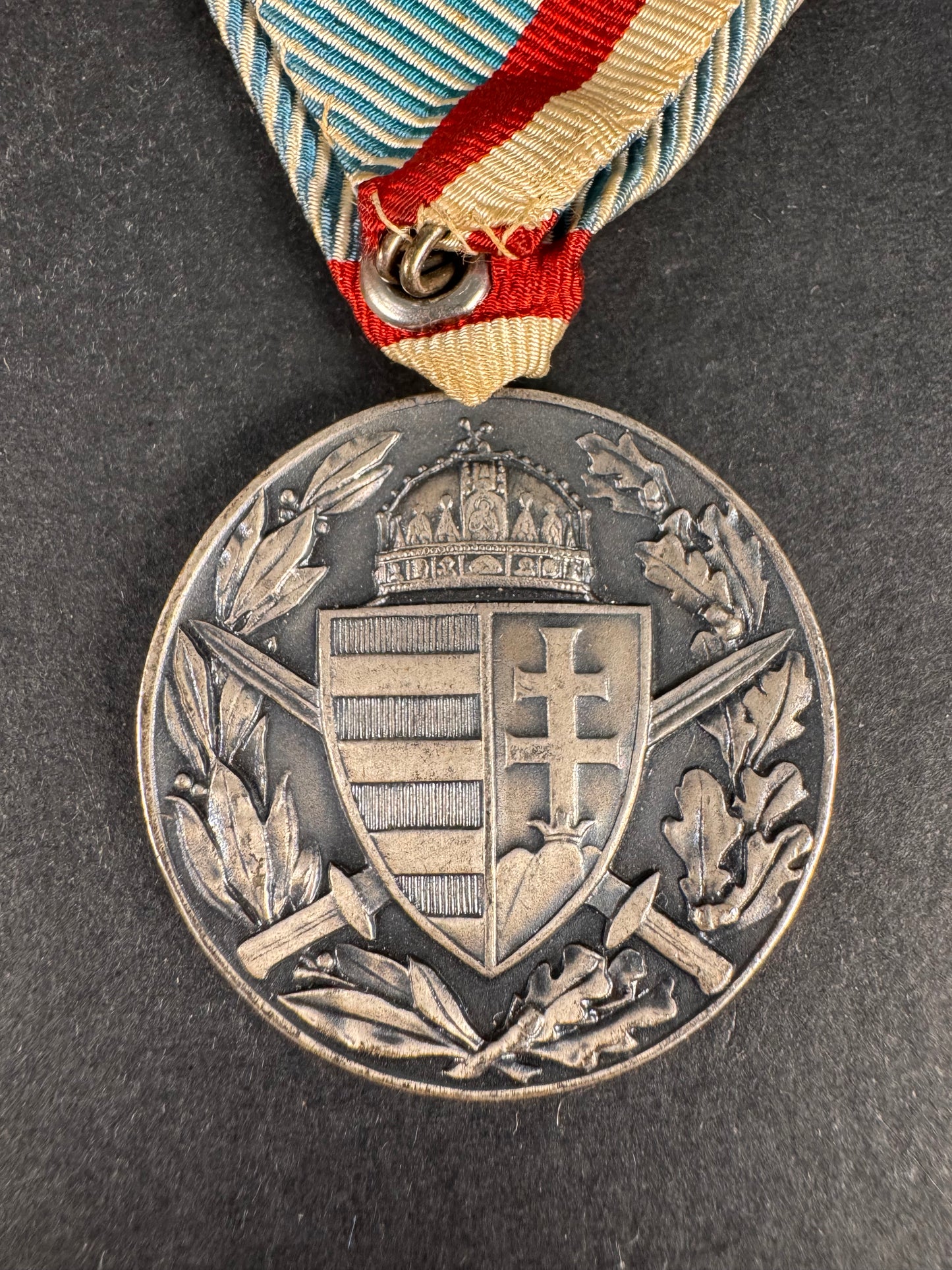 Photo 4 of WW1 Hungarian Commemorative Medal for Combatants - collectible militaria item