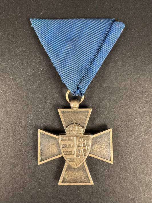 Photo 1 of WW2 Hungarian National Defense Cross 1940 Medal - collectible militaria item