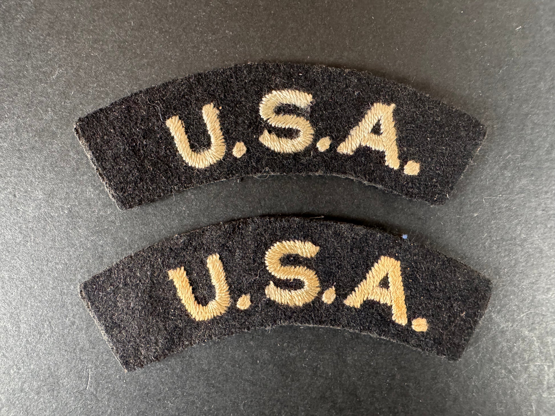 Photo 1 of WW2 British Royal Air Force U.S.A. Nationality Shoulder Titles - collectible militaria item