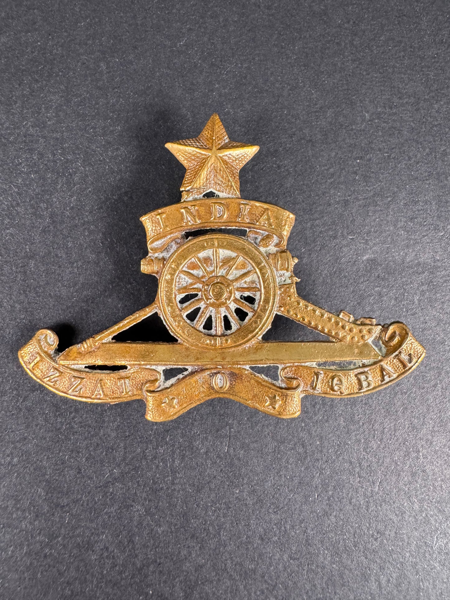 Photo 1 of WW2 Indian Army Artillery Cap Badge - collectible militaria item
