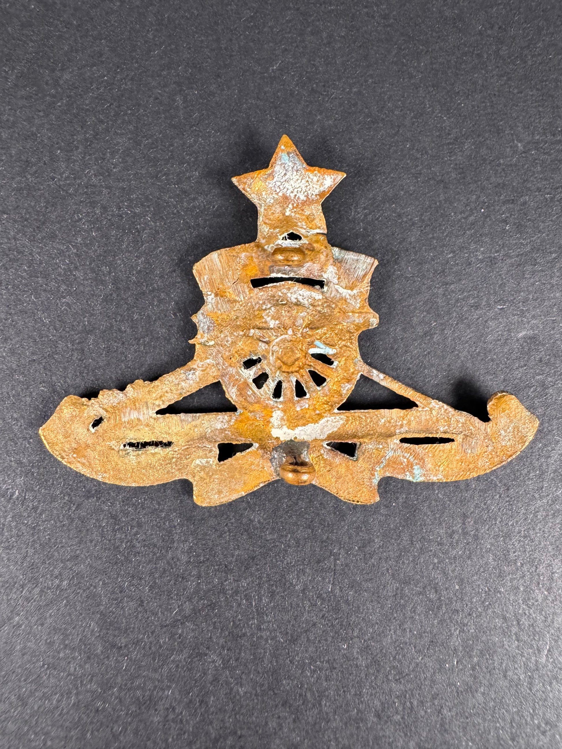 Photo 2 of WW2 Indian Army Artillery Cap Badge - collectible militaria item