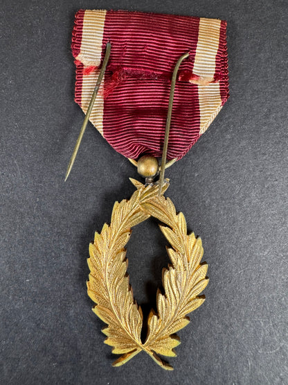 Photo 2 of WW2 Belgium Golden Palms of The Order of The Crown Medal - collectible militaria item