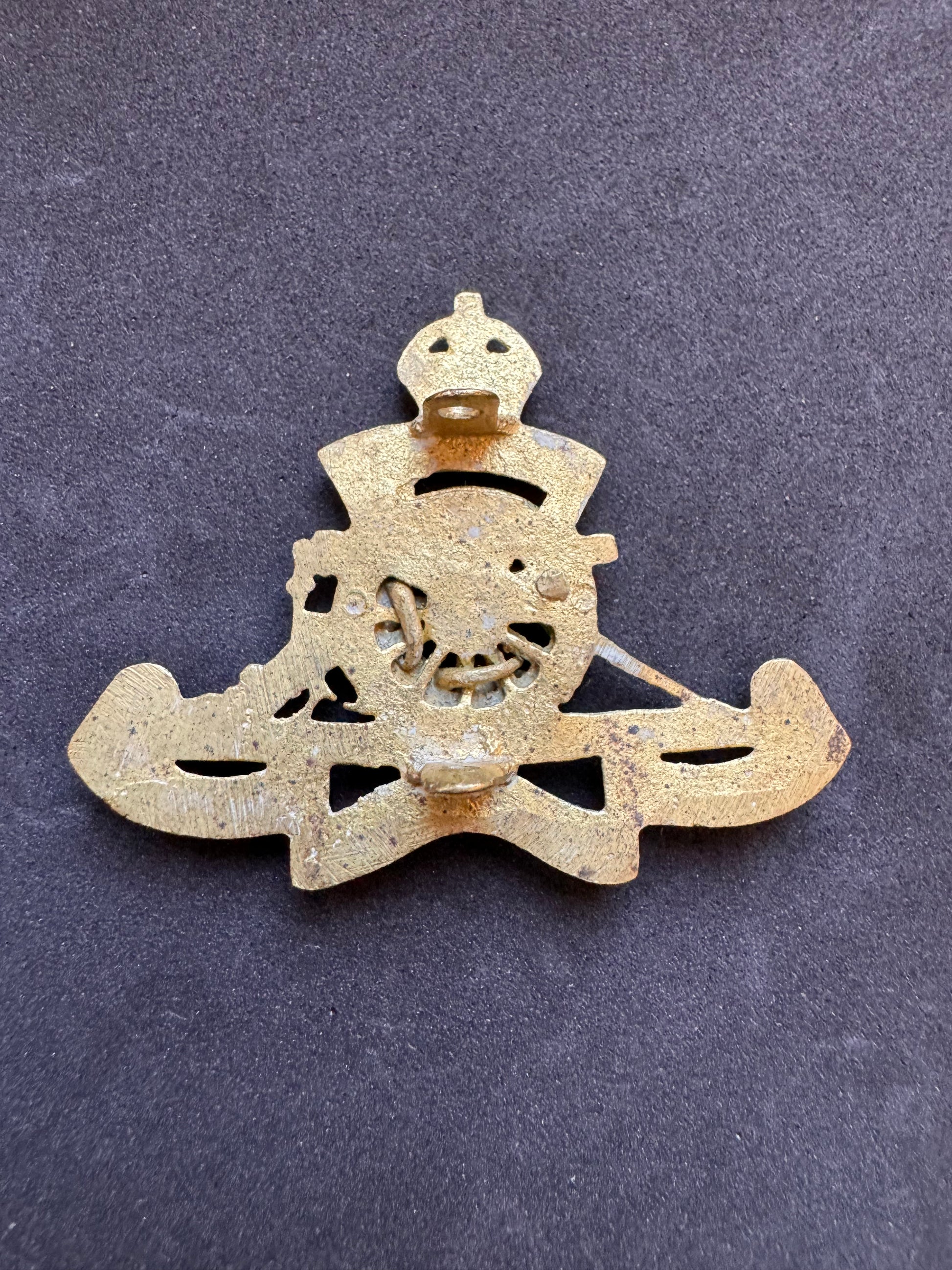 Photo 2 of WW2 Royal Indian / Pakistan Army Artillery Cap Badge - collectible militaria item