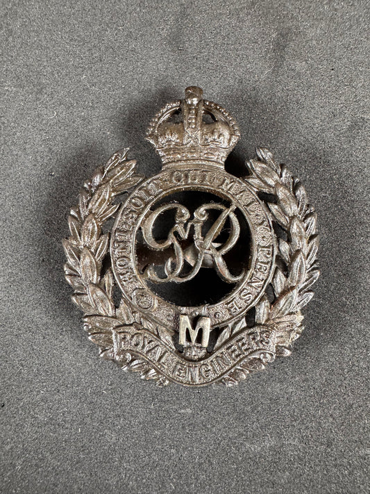 Photo 1 of WW2 British Army Royal Engineers Militia Officer's Cap Badge LUDLOW - collectible militaria item