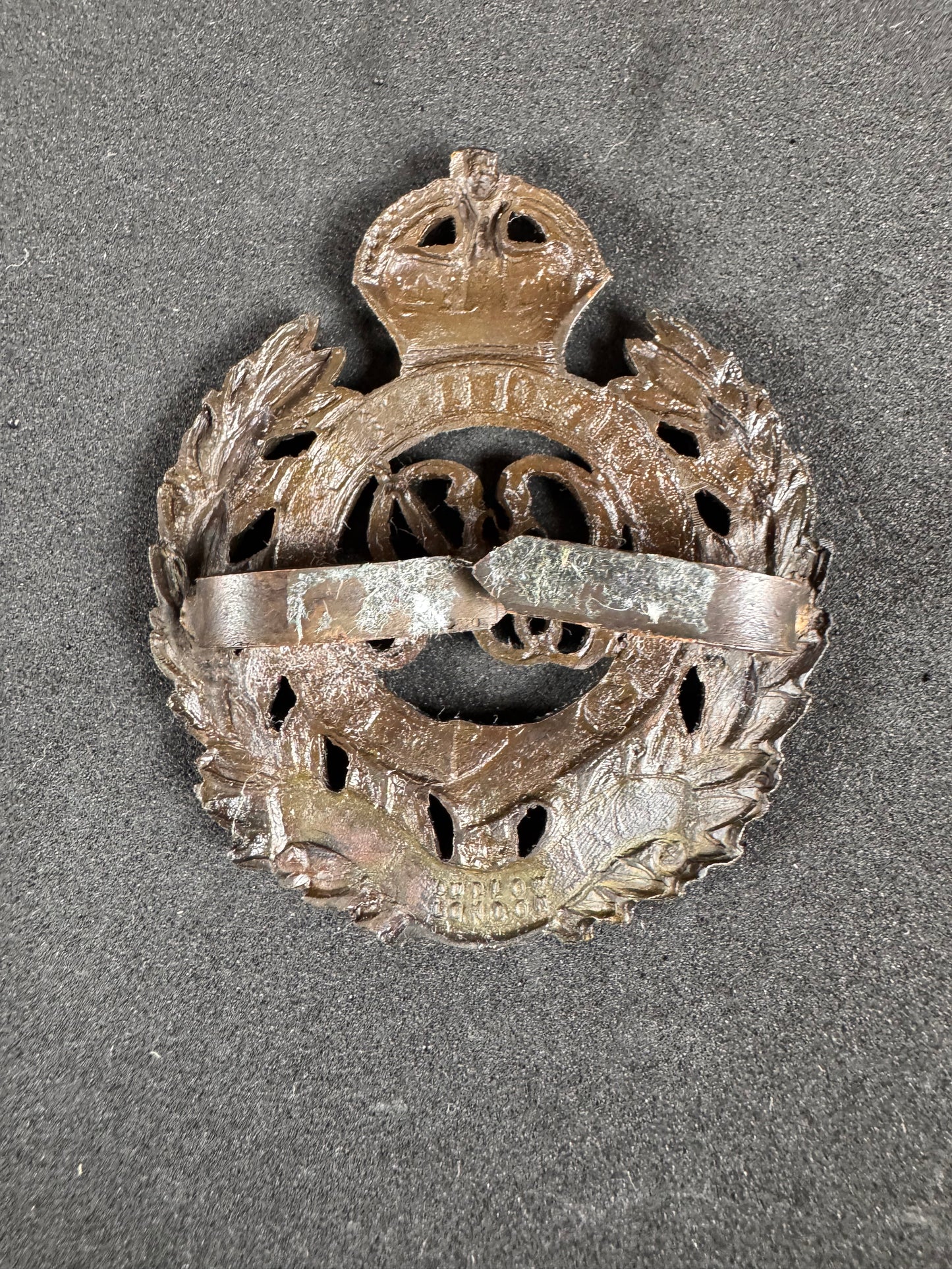 Photo 2 of WW2 British Army Royal Engineers Militia Officer's Cap Badge LUDLOW - collectible militaria item