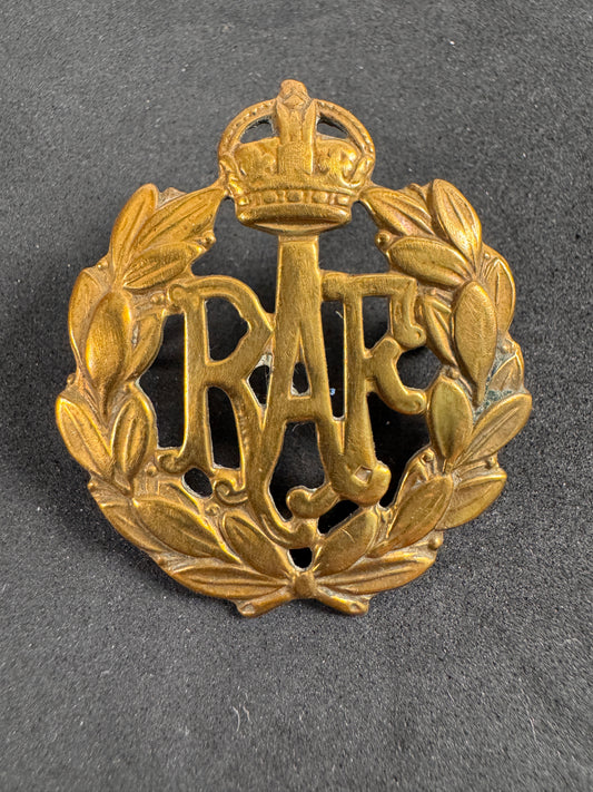 Photo 1 of WW2 British Royal Air Force (RAF) Cap Badge - collectible militaria item