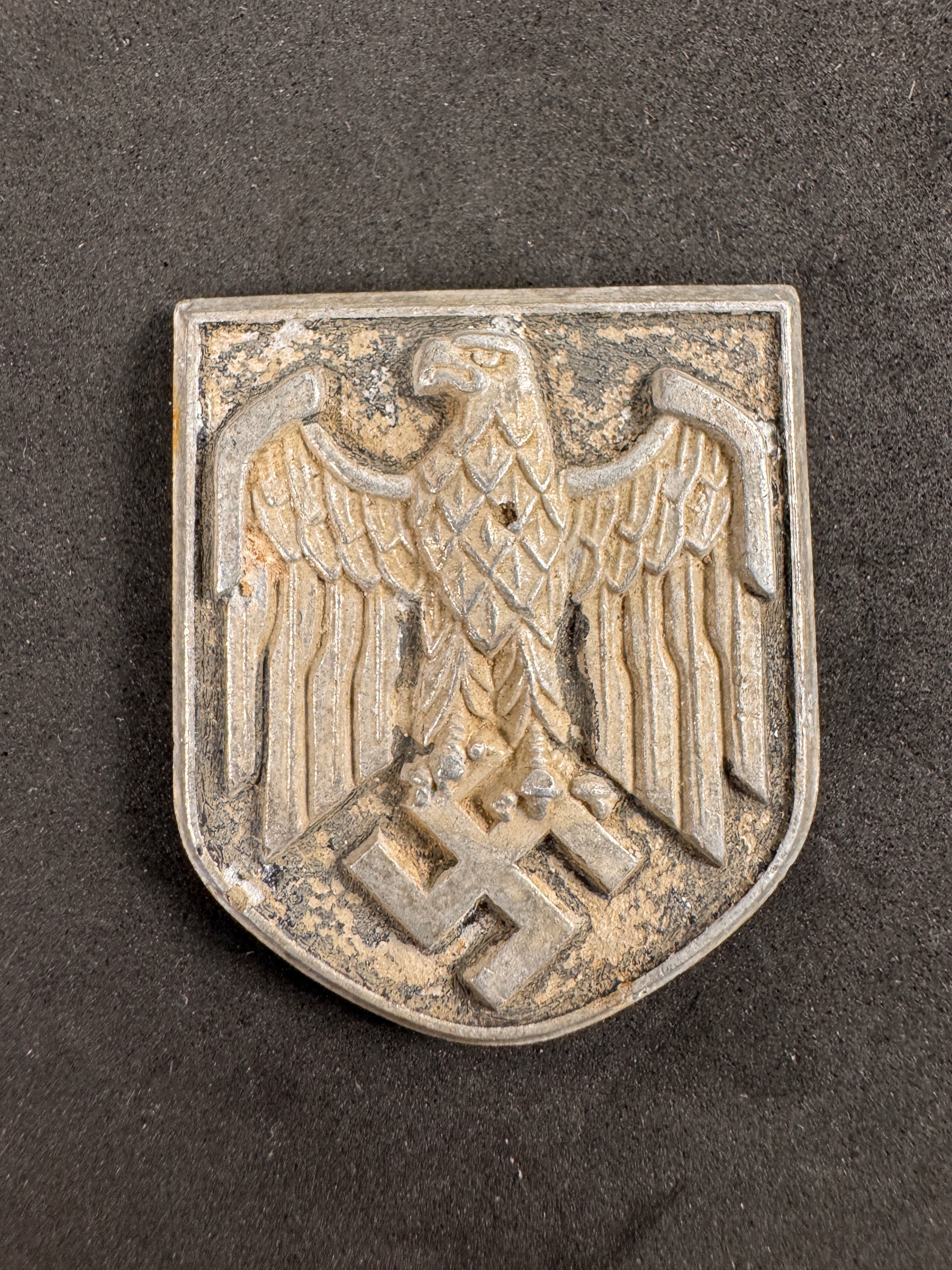 Photo 2 of WW2 German Afrika Korps Pith Helmet Eagle Shield - Marked PuC - collectible militaria item