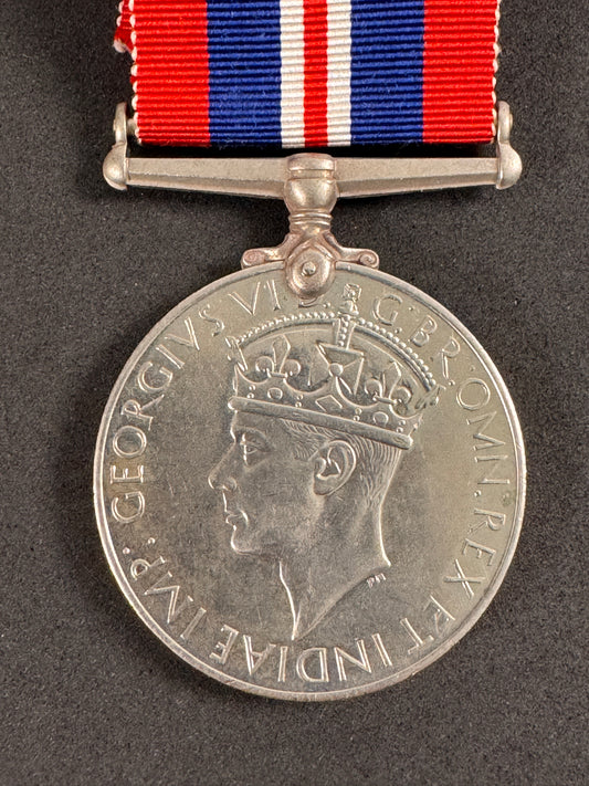 Photo 1 of WW2 British 1939 - 1945 War Medal - collectible militaria item