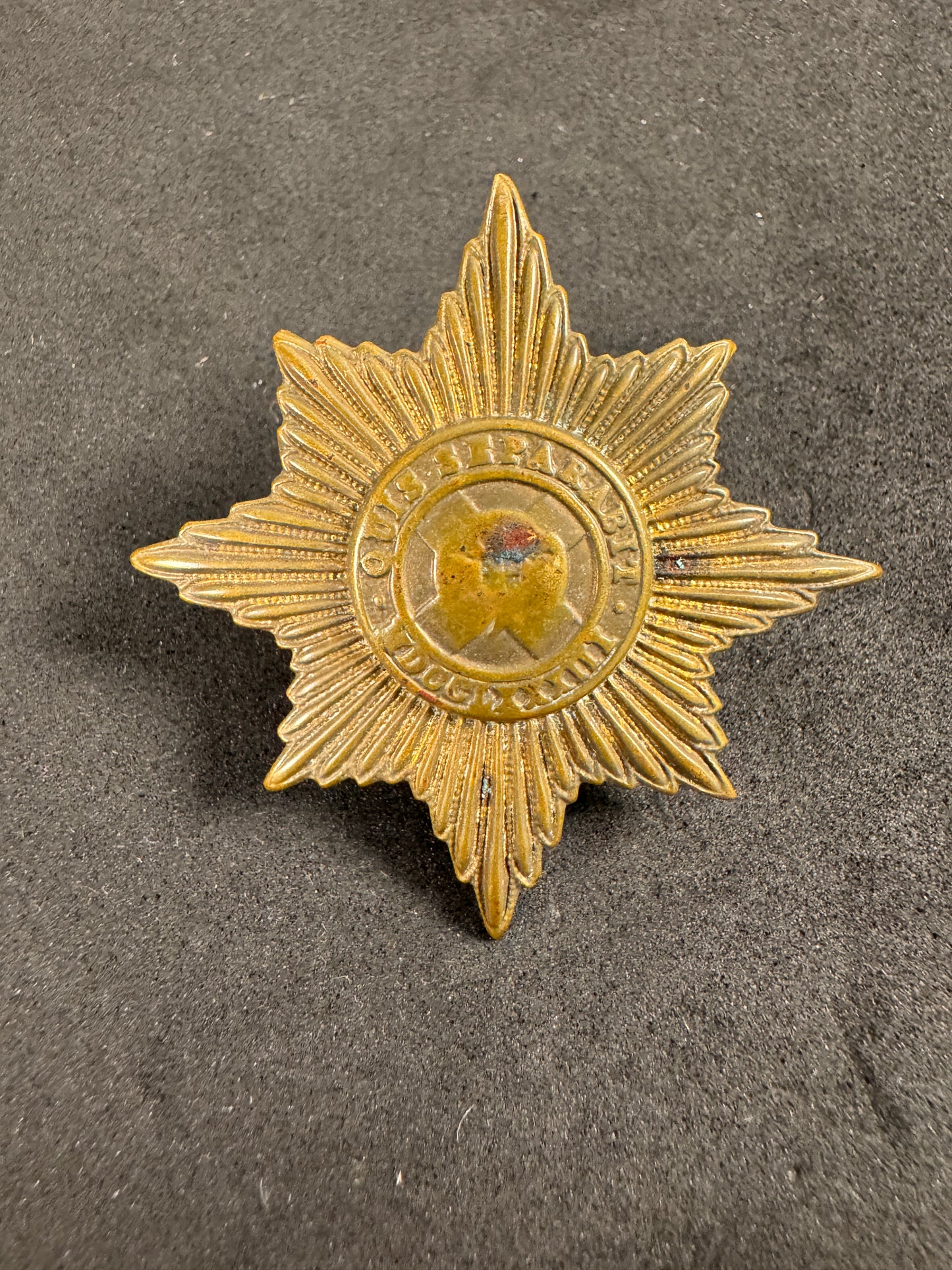 WW1 British Army Irish Guards Cap Badge