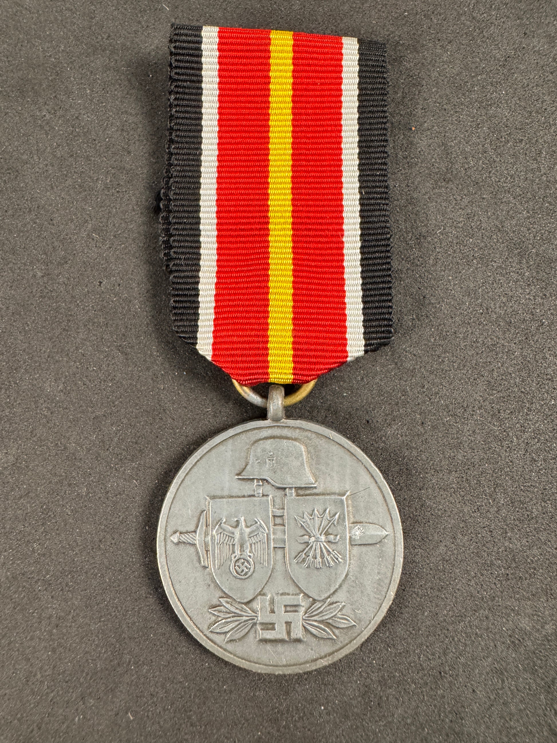 Photo 2 of WW2 German Spanish Blue Division Medal - Deschler & Sohn “1” Maker Mark - collectible militaria item