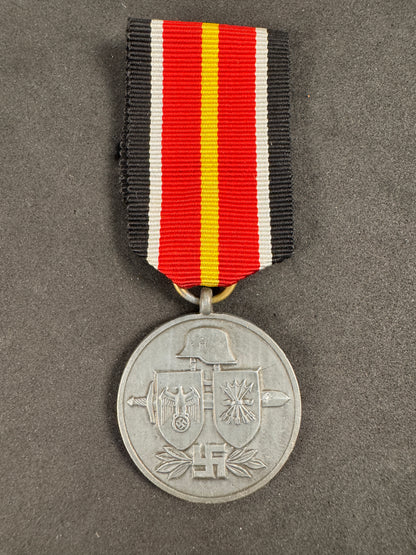 Photo 2 of WW2 German Spanish Blue Division Medal - Deschler & Sohn “1” Maker Mark - collectible militaria item