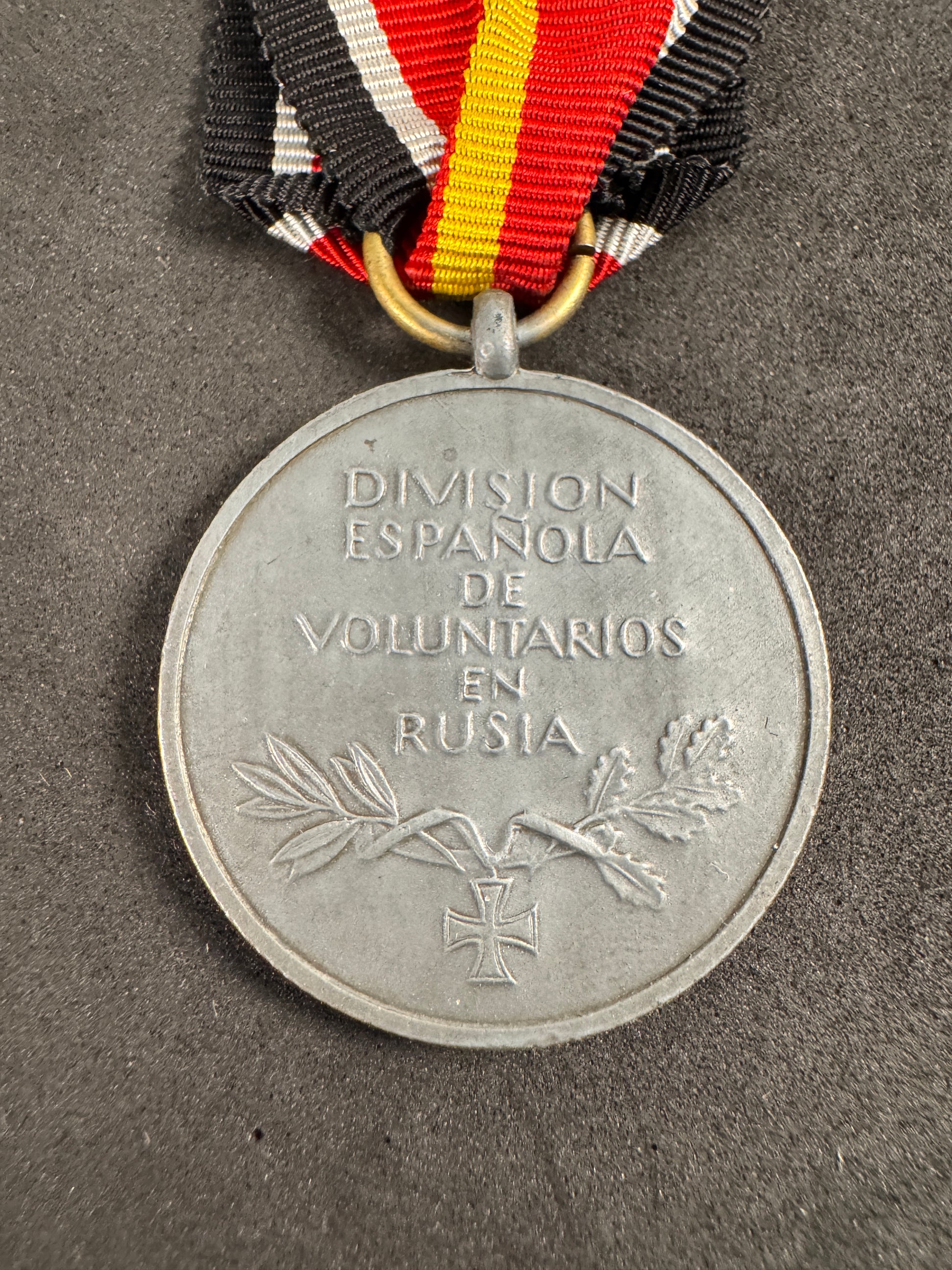 Photo 4 of WW2 German Spanish Blue Division Medal - Deschler & Sohn “1” Maker Mark - collectible militaria item