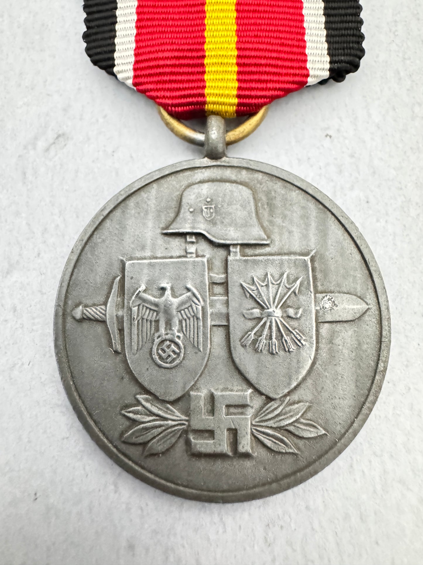 WW2 German Spanish Blue Division Medal – Deschler & Sohn “1” Maker Mark