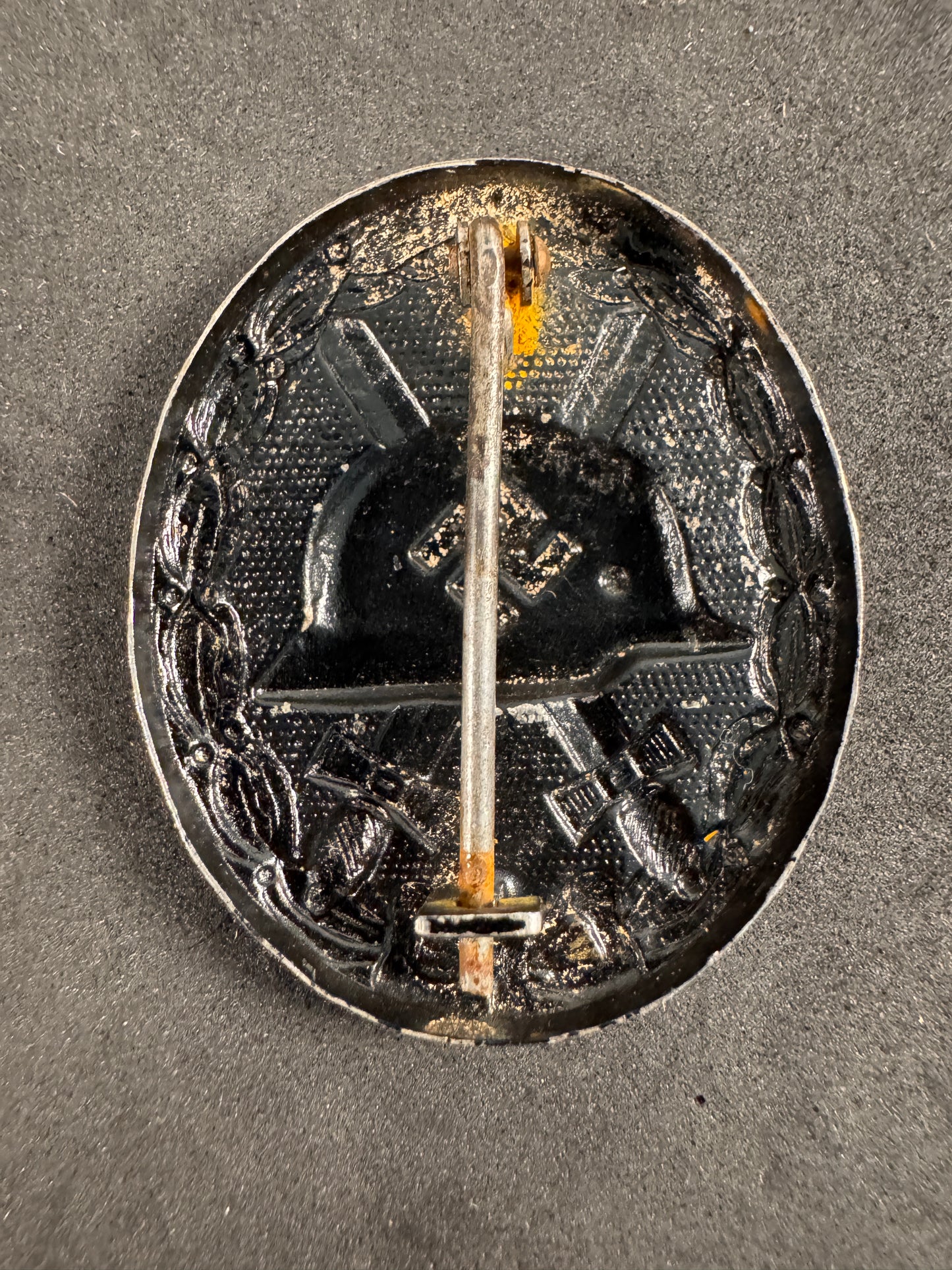 Photo 3 of WW2 German Black Wound Badge - Verwundetenabzeichen in Schwarz - collectible militaria item