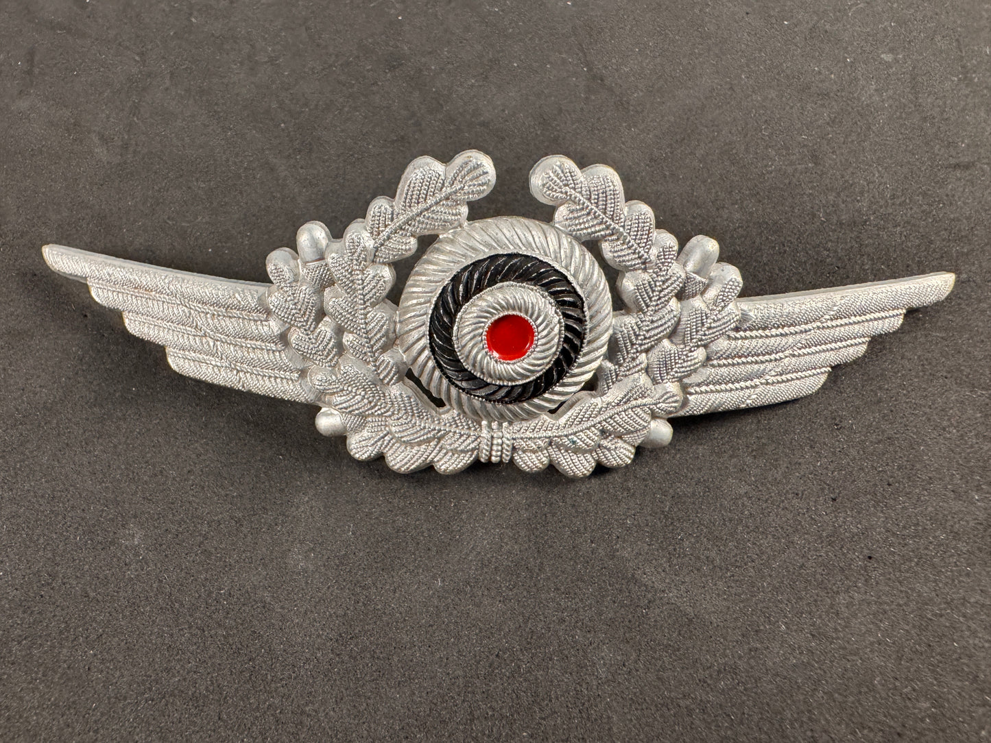 Photo 1 of WW2 German Luftwaffe EM/NCO Visor Cap Cockade Wreath - collectible militaria item