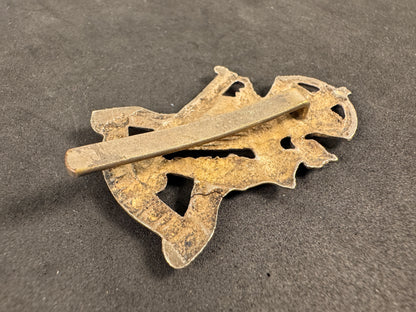 Photo 3 of WW2 British Army Royal Ulster Rifles Cap Badge - overseas pagri badge - collectible militaria item