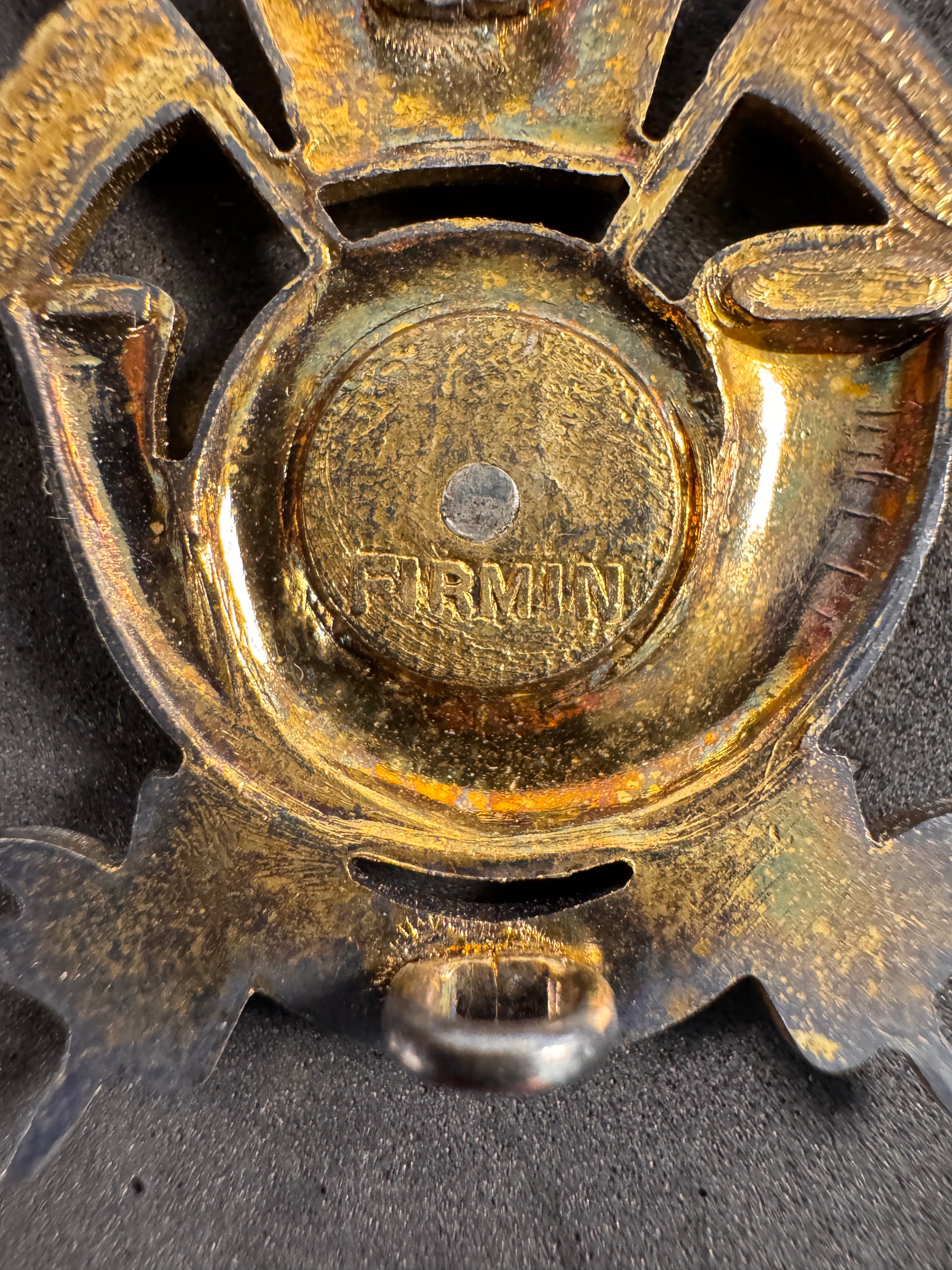 Photo 3 of British Army King’s Own Yorkshire Yeomanry Light Infantry Cap Badge - Firmin-Made - collectible militaria ite