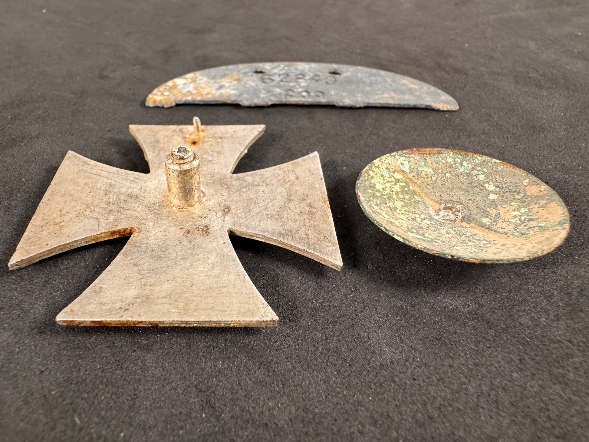 Photo 6 of WW2 German Iron Cross 1st Class Screw back Relic + ID Tag - collectible militaria item