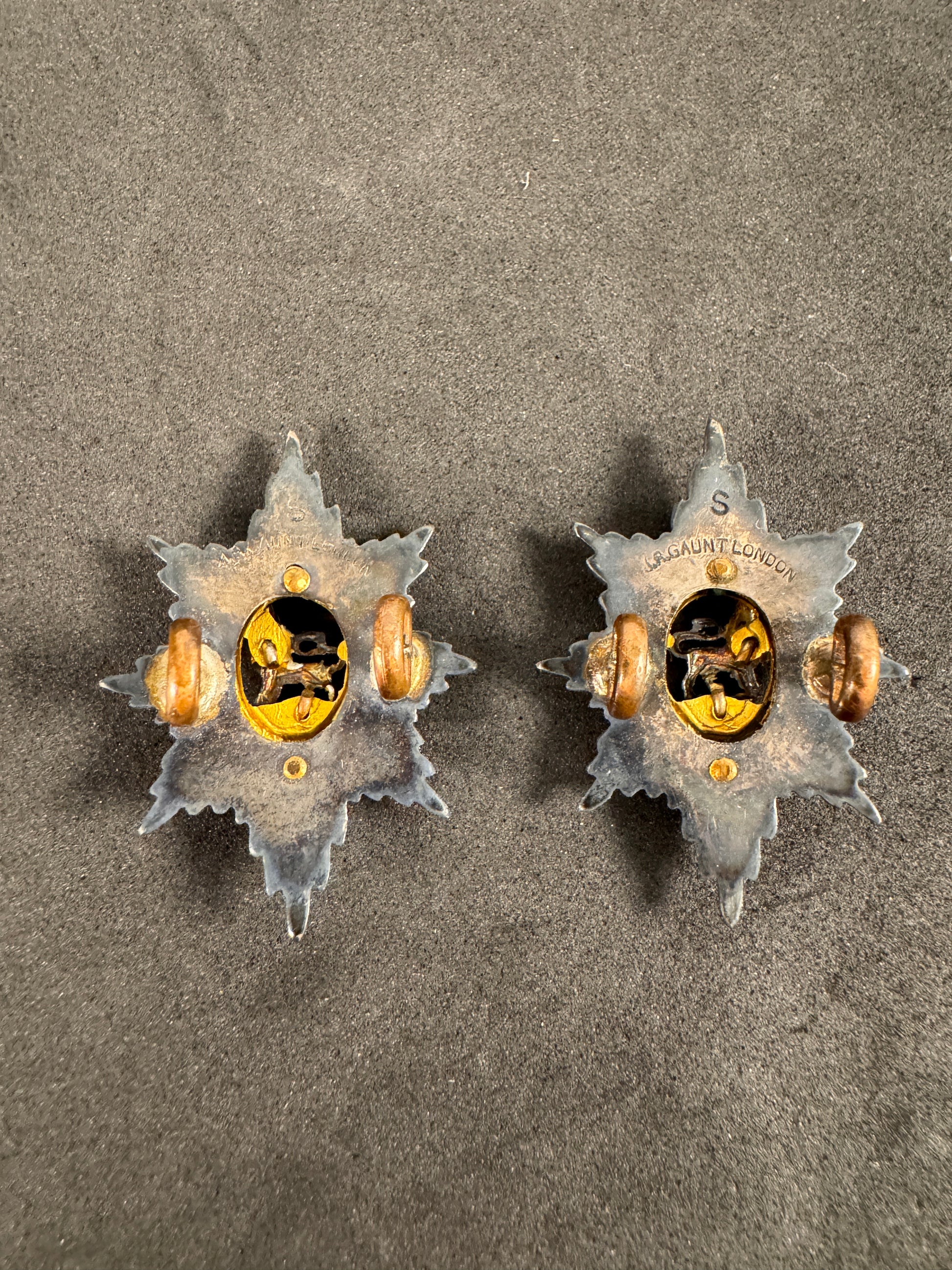 Photo 2 of WW2 British Army Worcestershire Regiment Officer's Silver/Gilt Cap Badges (Pair) - collectible militaria item