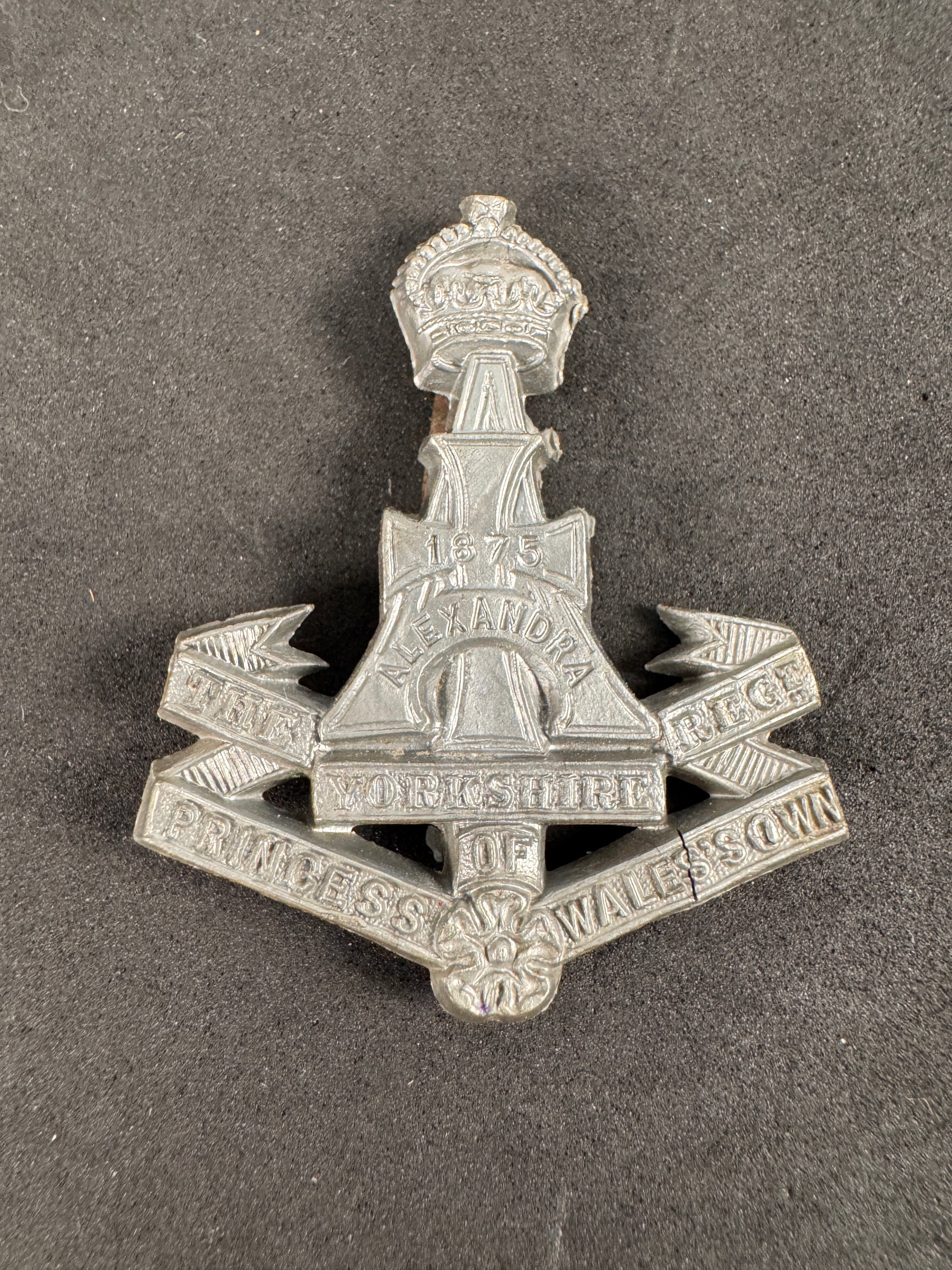 Photo 1 of WW2 British Army Yorkshire Regiment Plastic Economy Cap Badge - collectible militaria item