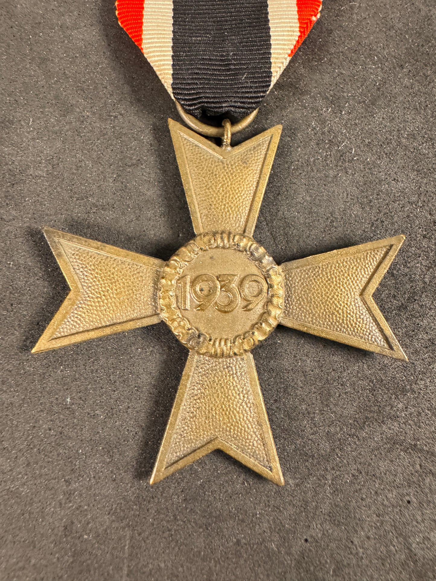 Photo 4 of WW2 German War Merit Cross 2nd Class - Maker Mark 19 - collectible militaria item