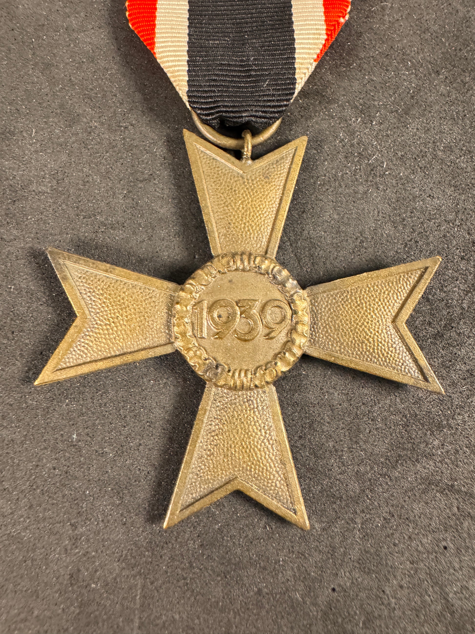 Photo 4 of WW2 German War Merit Cross 2nd Class - Maker Mark 19 - collectible militaria item