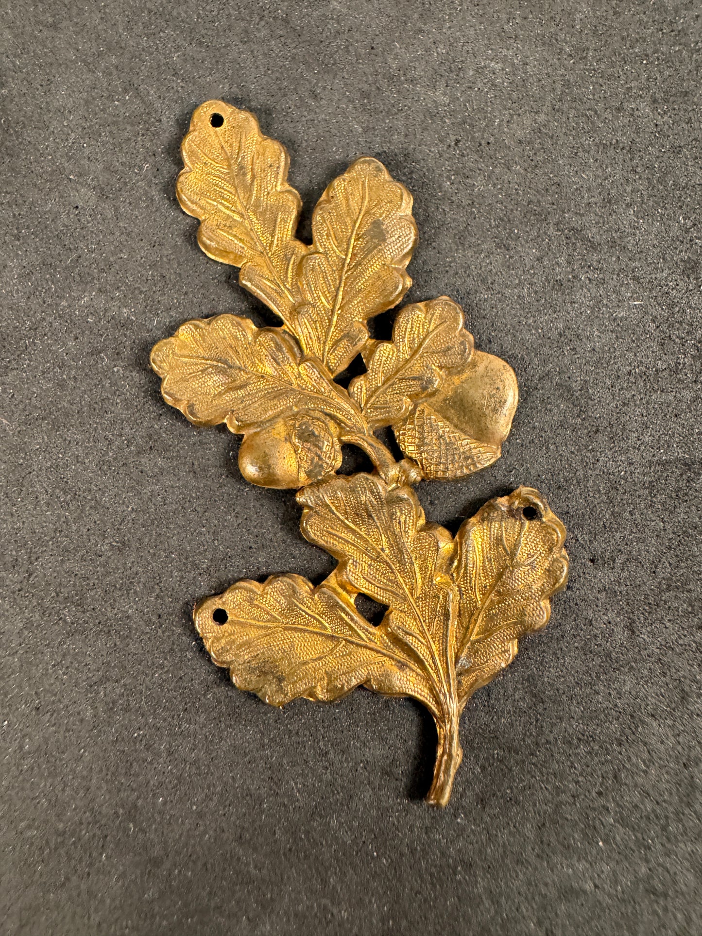 Photo 1 of German Freikorps Bronze Oakleaf Collar Badge (Single, Large Pattern) - collectible militaria item