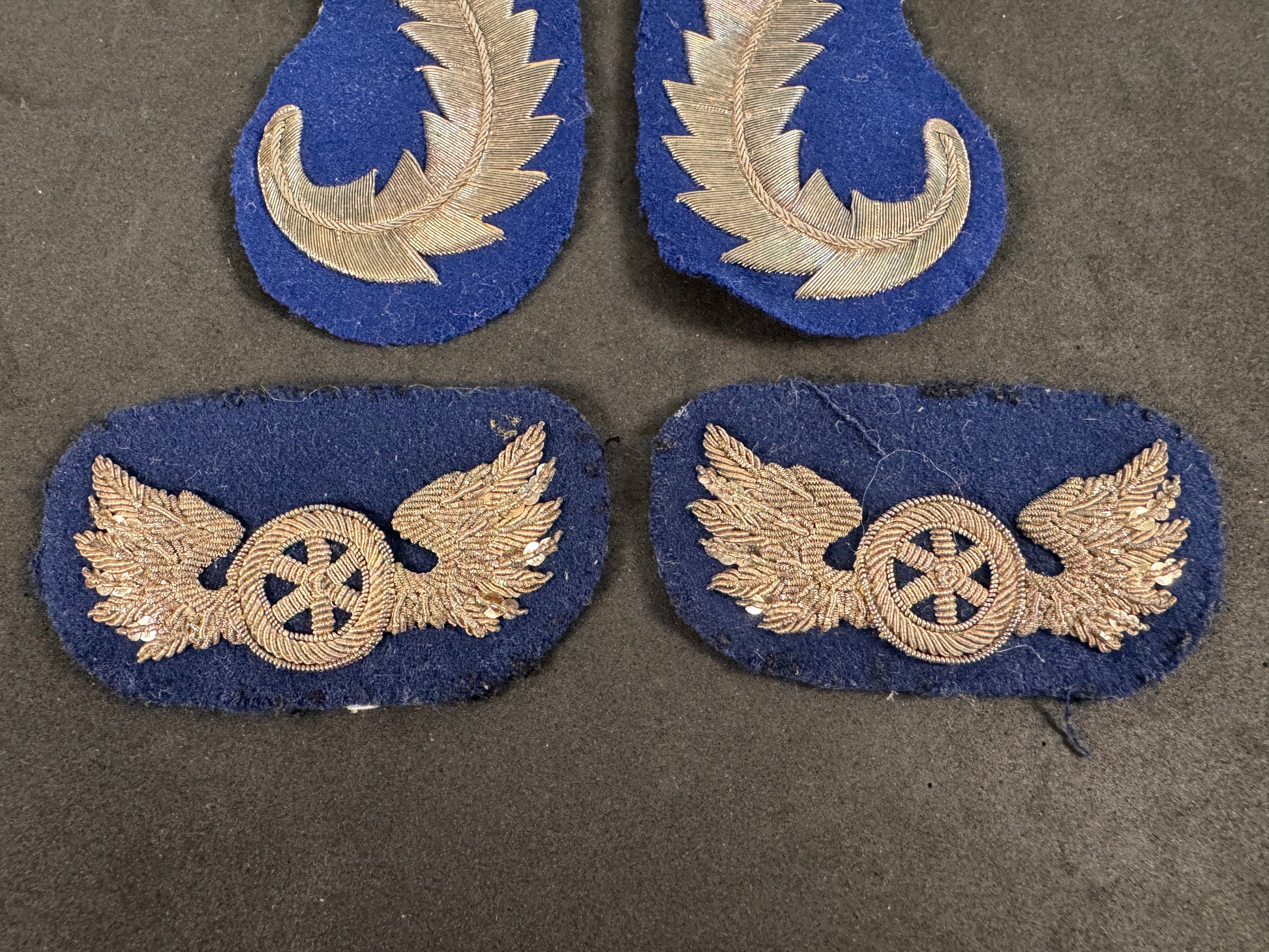 Photo 2 of German Reichsbahn Collar Tabs & Winged Wheel Insignia Set (Interwar, Dotzler Nürnberg) - collectible militari