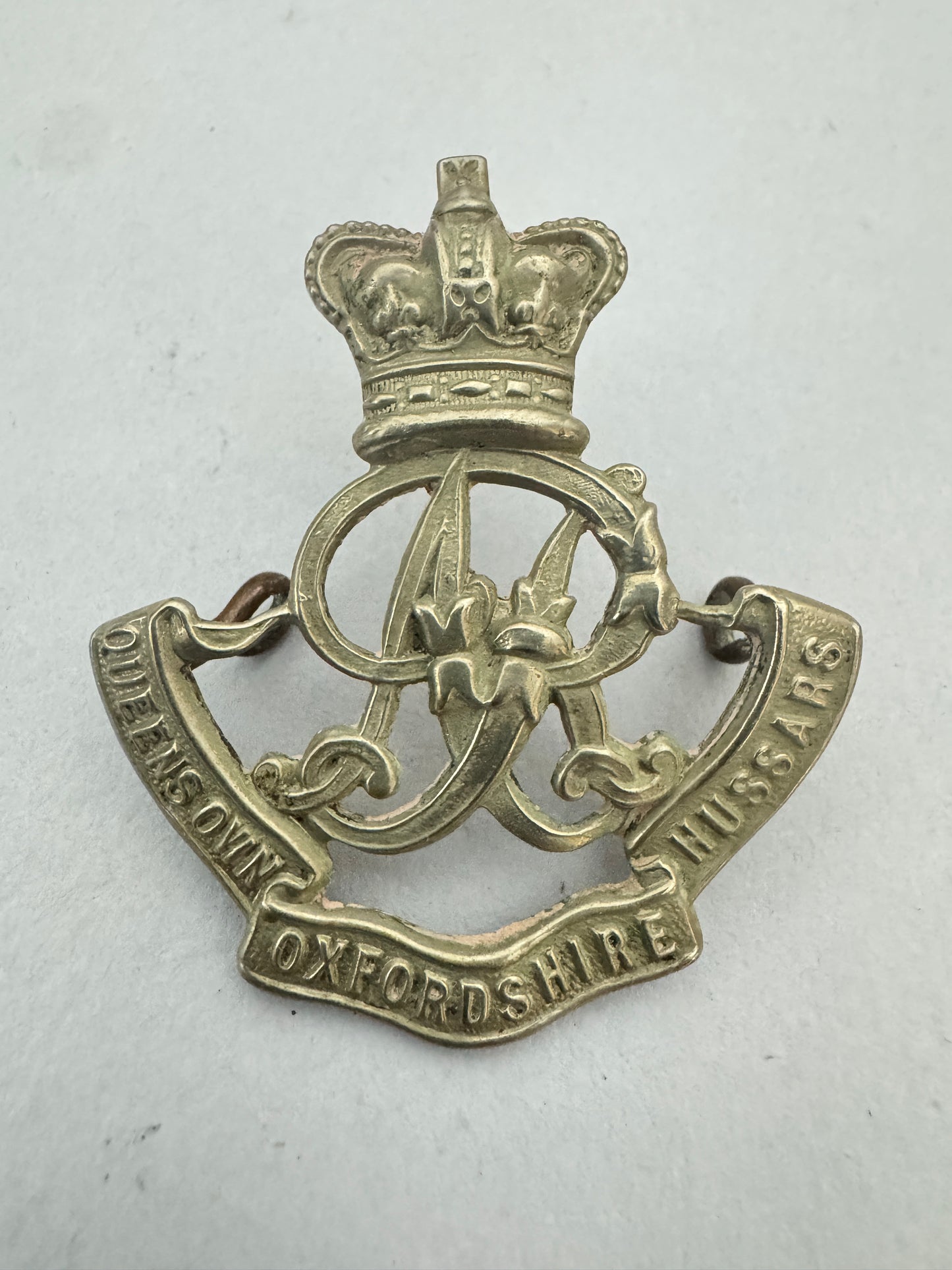 WW1 British Army Queen's Own Oxfordshire Hussars Yeomanry Cap Badge