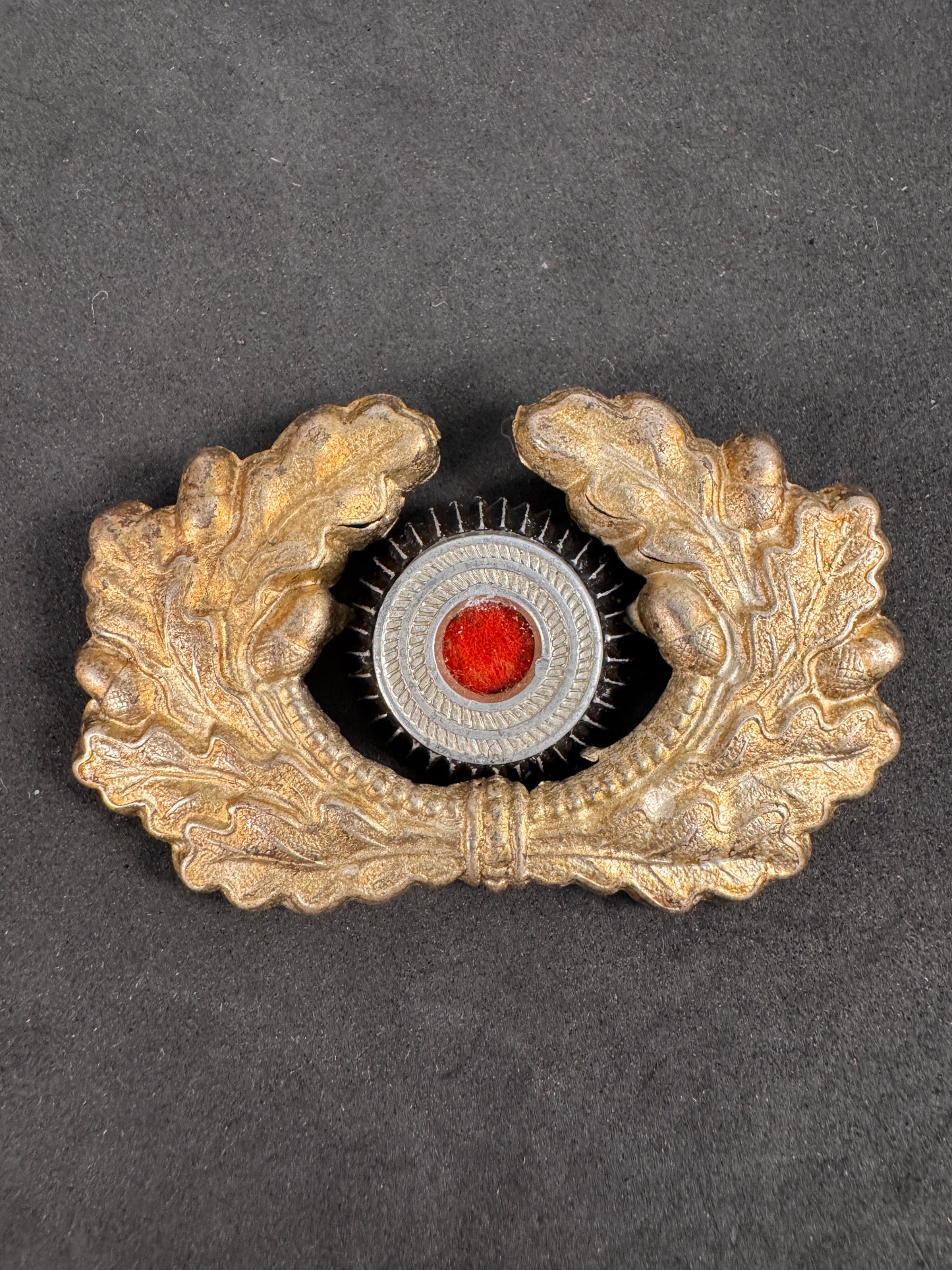 Photo 1 of WW2 German Army EM/NCO Visor Cap Wreath Cockade Badge - collectible militaria item