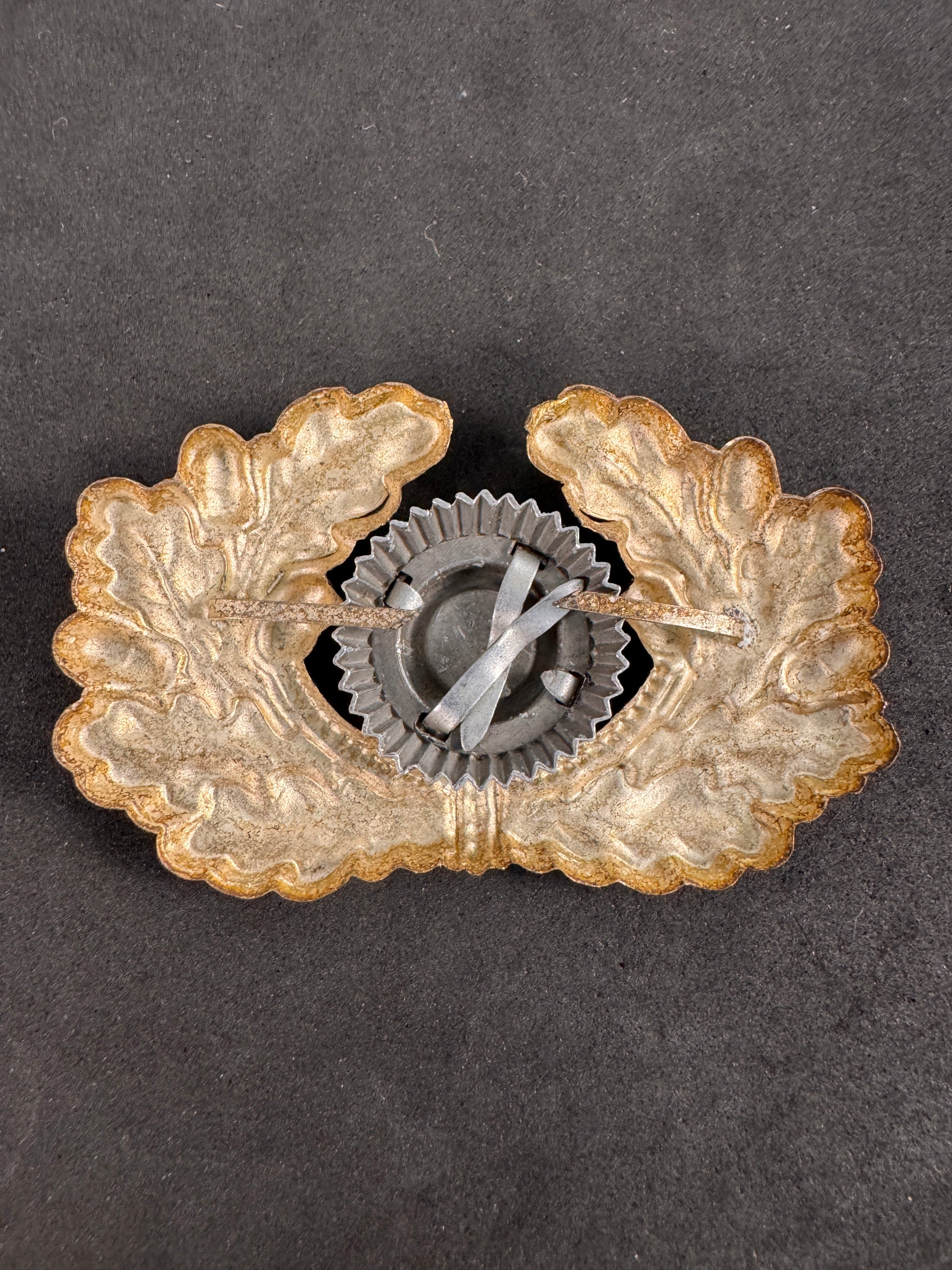 Photo 3 of WW2 German Army EM/NCO Visor Cap Wreath Cockade Badge - collectible militaria item