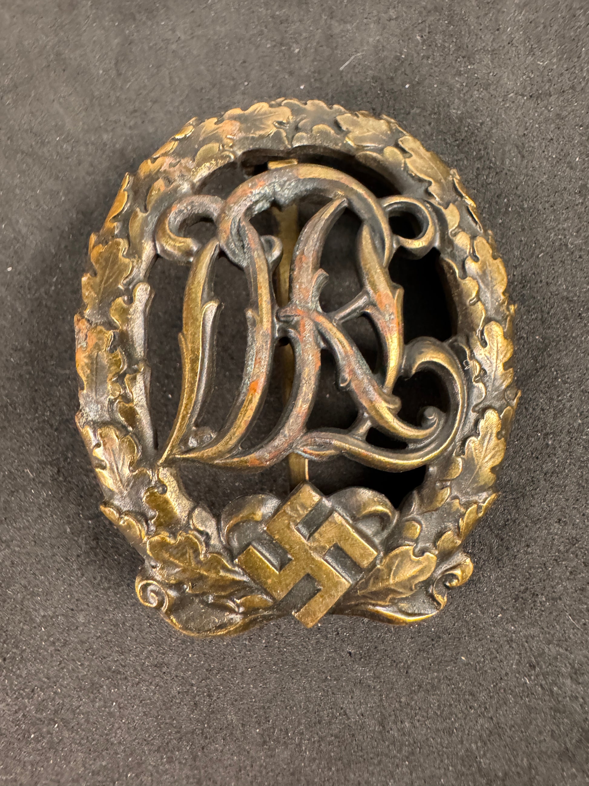 Photo 2 of WW2 German DRL Sports Badge in Bronze (Deutsches Reichssportabzeichen) - collectible militaria item
