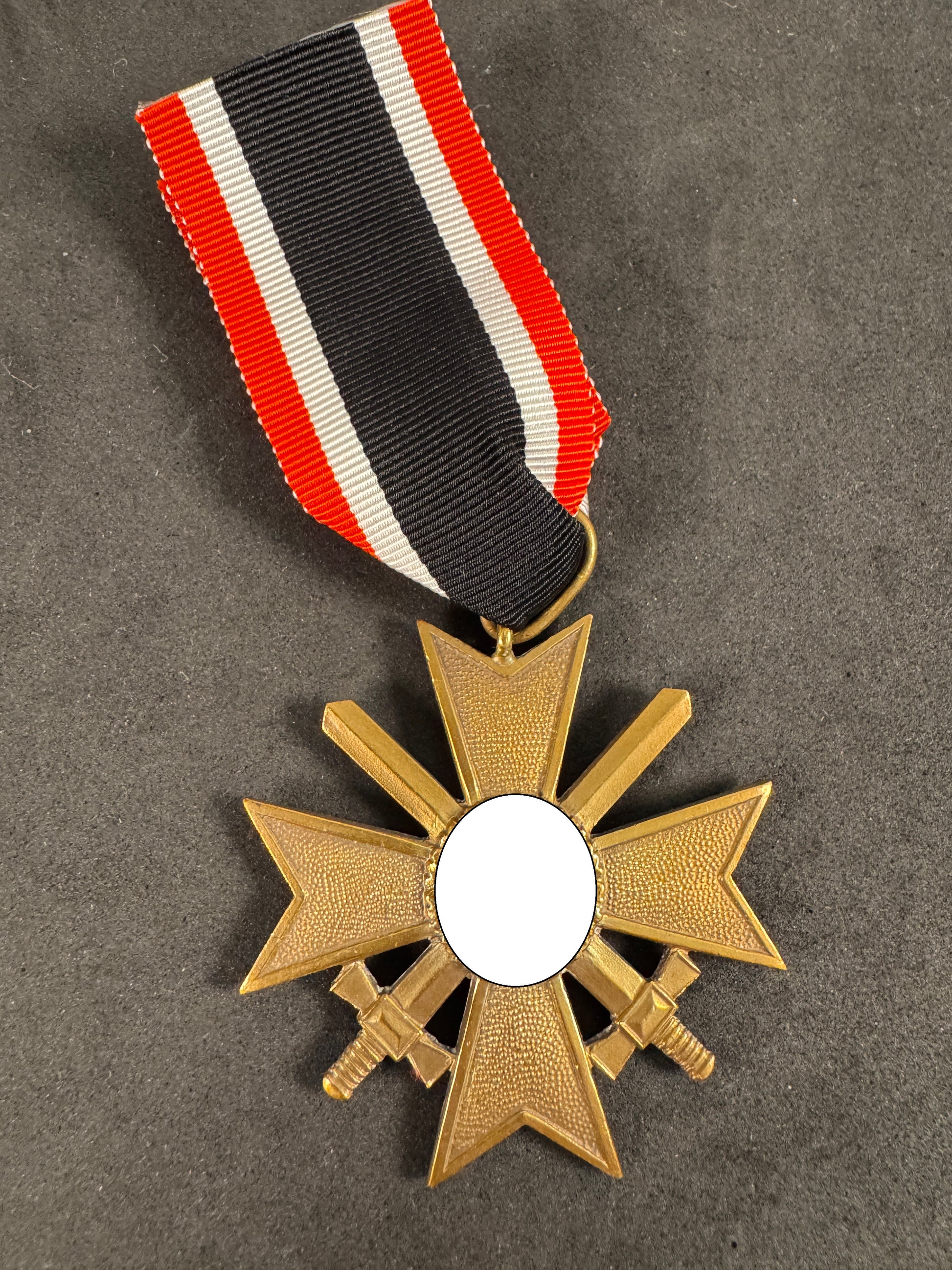 Photo 1 of WW2 German War Merit Cross 2nd Class with Swords (Kriegsverdienstkreuz 2. Klasse mit Schwertern) - collectibl