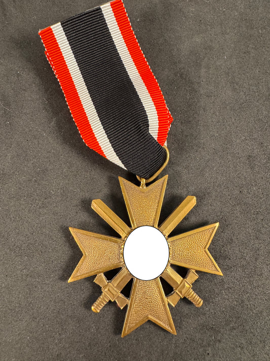 Photo 1 of WW2 German War Merit Cross 2nd Class with Swords (Kriegsverdienstkreuz 2. Klasse mit Schwertern) - collectibl