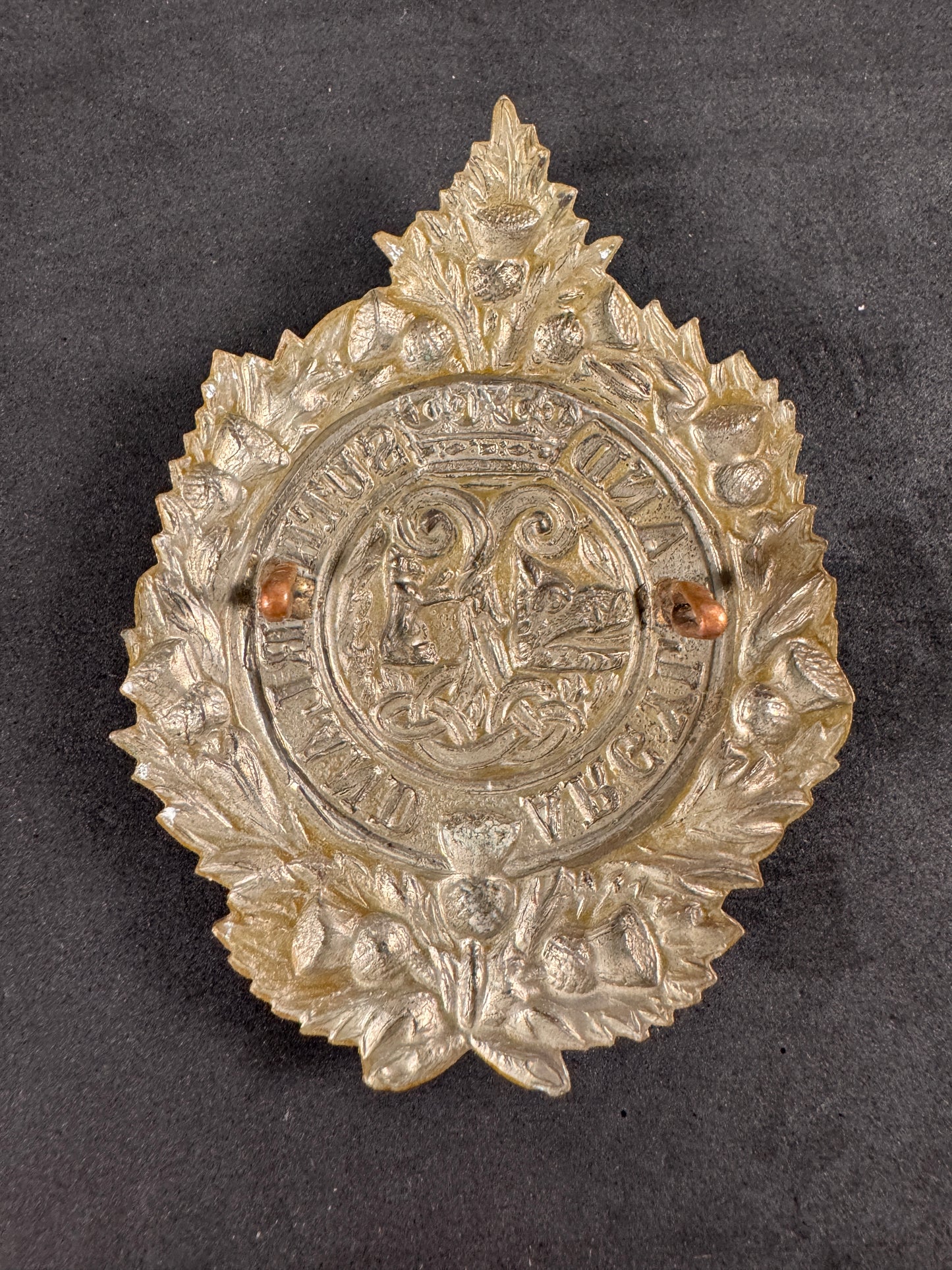 Photo 2 of WW1 British Army Argyll & Sutherland Highlanders Glengarry Cap Badge - collectible militaria item