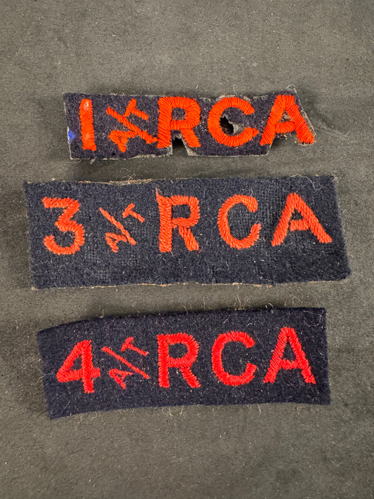 Photo 1 of WW2 Royal Canadian Artillery Anti-Tank Battery Cloth Shoulder Titles - collectible militaria item