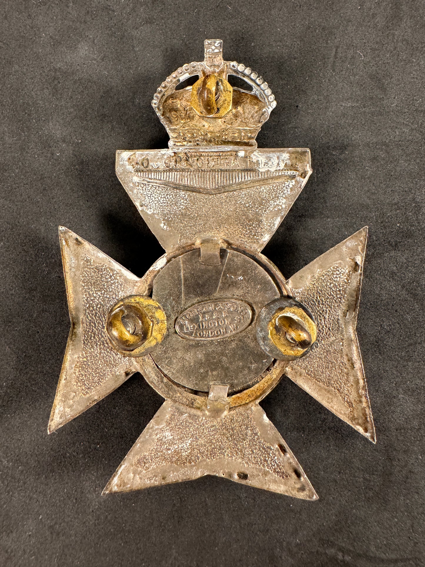 Photo 3 of Edwardian British Officer’s Belt Plate Badge - Queen Victoria’s Rifles - Hobson & Sons - collectible militari