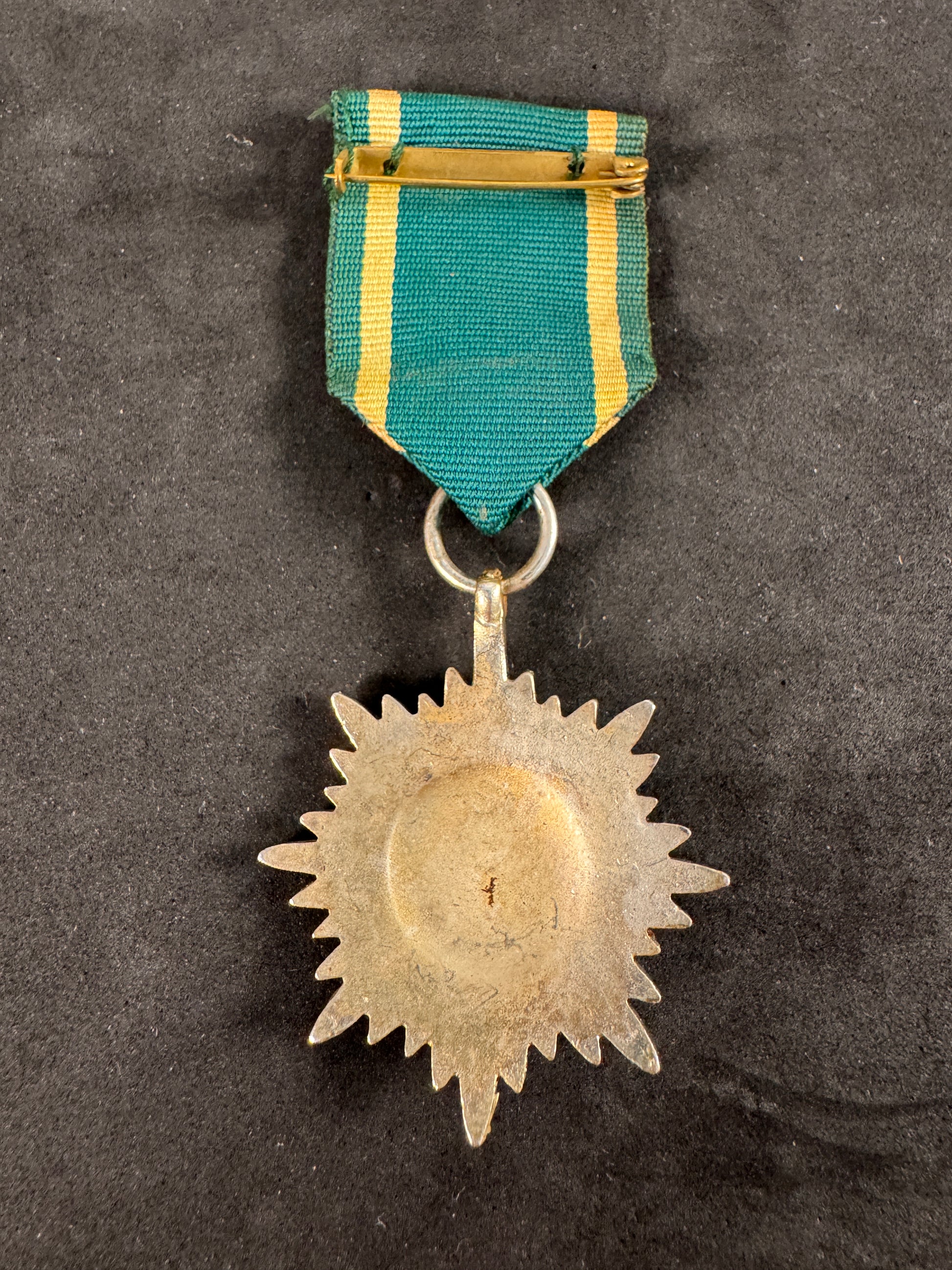 Photo 3 of WW2 German Eastern People's Medal (Ostvolk) 2nd Class With Swords - collectible militaria item