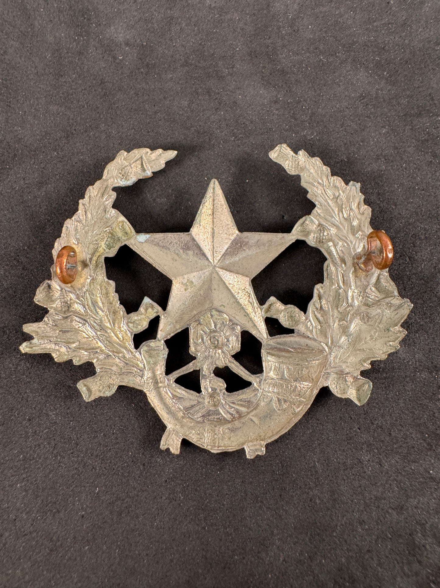 Photo 2 of WW1 British Army Scots Rifles (Cameronians) Glengarry Cap Badge - collectible militaria item