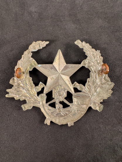 Photo 2 of WW1 British Army Scots Rifles (Cameronians) Glengarry Cap Badge - collectible militaria item