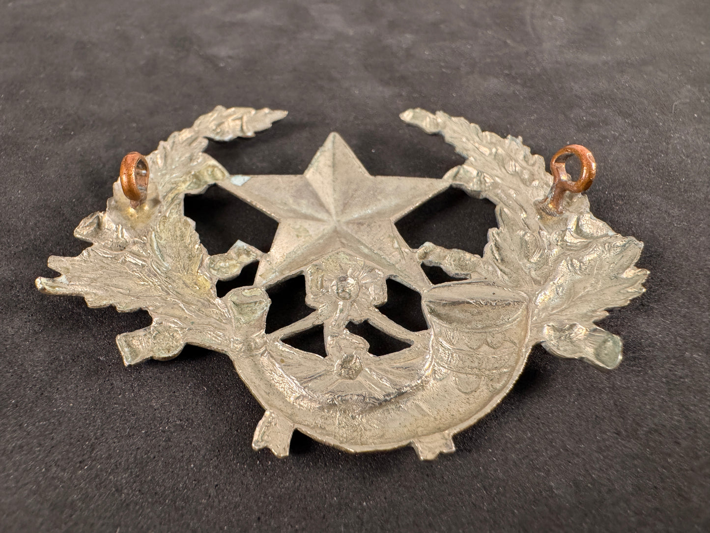 Photo 3 of WW1 British Army Scots Rifles (Cameronians) Glengarry Cap Badge - collectible militaria item