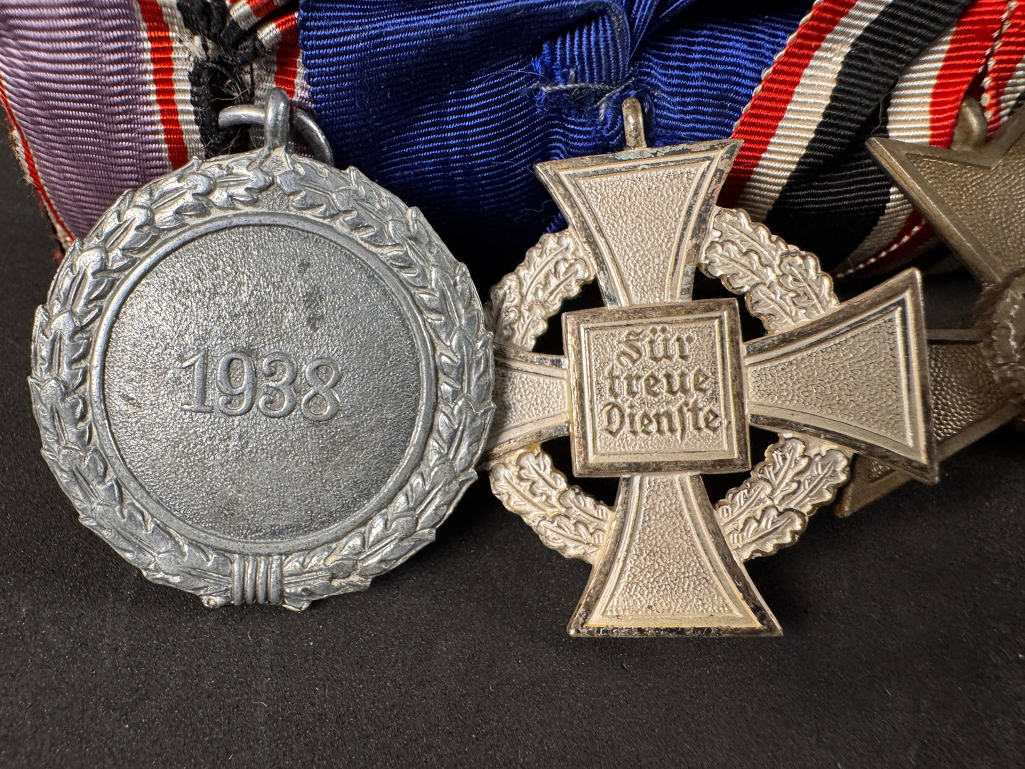 Photo 11 of WW1 & WW2 German Medal Bar - 1914 Iron Cross with 1939 Spange, War Merit, Luftschutz - collectible militaria