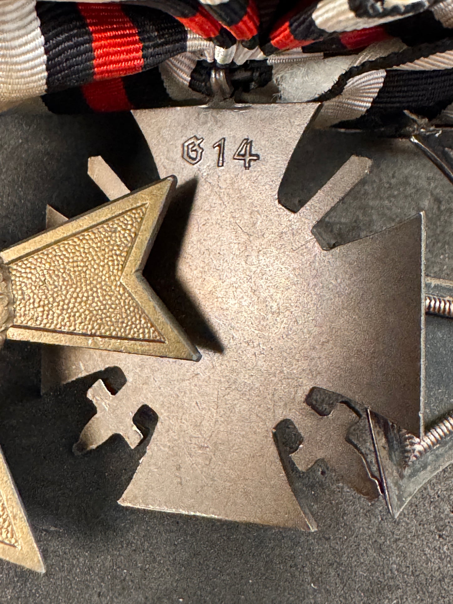 Photo 10 of WW1 & WW2 German Medal Bar - 1914 Iron Cross with 1939 Spange, War Merit, Luftschutz - collectible militaria